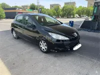 Usado Peugeot 308 120 CV (88 kW) 2009 Negro Berlina