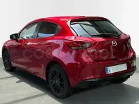 Usado Mazda 2 Signature 90 CV (66 kW) 2023 Rojo Utilitario