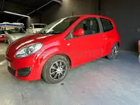 Usado Renault Twingo Authentique 75 CV (55 kW) 2009 Rojo Utilitario