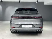 Usado Porsche Cayenne S E-Hybrid 519 CV (381 kW) 2025 Gris SUV