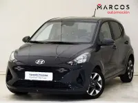 Usado Hyundai i10 64 CV (47 kW) 2025 Gris Utilitario
