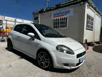 Usado Fiat Grande Punto Active 90 CV (66 kW) 2009 Blanco Utilitario