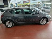 Usado Opel Astra Excellence 125 CV (91 kW) 2012 Gris / plata Berlina