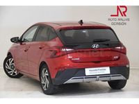 Usado Hyundai i20 84 CV (61 kW) 2024 Rojo Utilitario