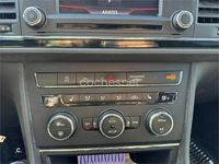 Usado Seat Leon Style 105 CV (77 kW) 2014 Gris / plata Berlina