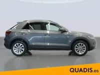 Usado VW T-Roc Life 150 CV (110 kW) 2024 Gris SUV