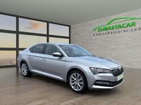 Usado Skoda Superb Style 218 CV (160 kW) 2021 Plateado Berlina