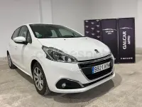 Usado Peugeot 208 Style 100 CV (73 kW) 2018 Blanco Utilitario