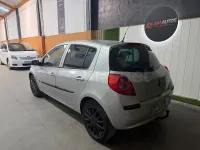Usado Renault Clio II 100 CV (73 kW) 2008 Gris / plata Berlina