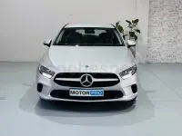 Usado Mercedes A180 116 CV (85 kW) 2020 Gris / plata Berlina