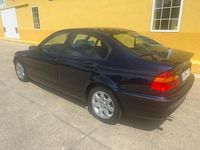 Usado BMW 318 143 CV (105 kW) 2004 Azul marino Berlina