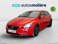Begagnad Volvo V40 Kinetic 150 HK (110 kW) 2017 Röd Sedan