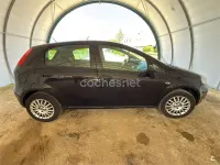 Usado Fiat Punto 69 CV (50 kW) 2018 Negro Utilitario