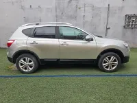 Usado Nissan Qashqai Premium Edition 140 CV (102 kW) 2011 Gris / plata SUV