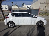 Usado Toyota Auris Advance 126 CV (92 kW) 2013 Blanco Berlina