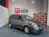Usado VW Touran Advance 105 CV (77 kW) 2012 Marrón Monovolumen