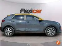 Usado Kia Stonic 101 CV (74 kW) 2022 Gris SUV
