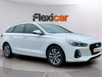Usado Hyundai i30 110 CV (80 kW) 2018 Blanco Familiar