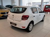 Usado Dacia Sandero Acces 73 CV (53 kW) 2018 Blanco Utilitario