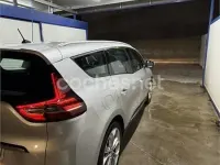 Usado Renault Grand Scénic IV Zen 110 CV (80 kW) 2018 Gris / plata Monovolumen