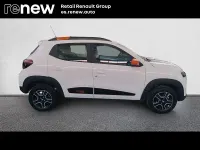 Usado Dacia Spring Comfort Plus 33 kW (45 CV) 2023 Blanco Utilitario