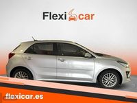 Usado Kia Rio 84 CV (61 kW) 2022 Gris Berlina