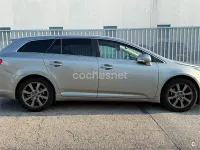 Usado Toyota Avensis Advance 124 CV (91 kW) 2013 Gris / plata Familiar