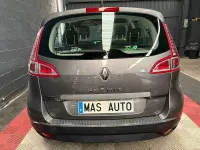 Usado Renault Scénic III Dynamique 130 CV (95 kW) 2012 Gris / plata Monovolumen