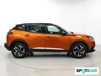 Usado Peugeot 2008 GT-line 131 CV (96 kW) 2023 Naranja SUV