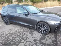Usado Volvo V60 Plus 2025 Gris Familiar