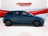 Usado Hyundai i20 100 CV (73 kW) 2024 Verde Utilitario