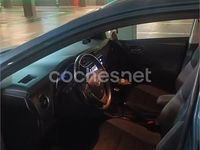 Usado Toyota Auris Active 116 CV (85 kW) 2018 Azul Familiar