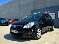 Usado Opel Corsa Selective 75 CV (55 kW) 2012 Negro Utilitario