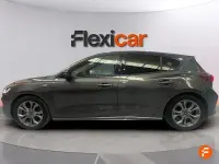 Usado Ford Focus ST-Line 125 CV (91 kW) 2022 Gris Berlina