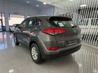 Usado Hyundai Tucson 114 CV (83 kW) 2017 Gris SUV