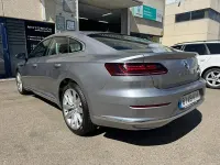 Usado VW Arteon 150 CV (110 kW) 2019 Gris / plata Utilitario