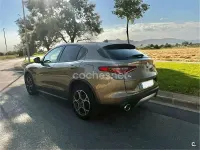 Usado Alfa Romeo Stelvio Executive 210 CV (154 kW) 2018 Gris / plata SUV