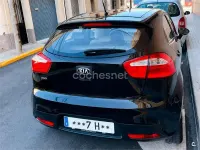 Usado Kia Rio 85 CV (62 kW) 2013 Negro Berlina