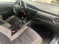 Usado Toyota Auris Active 116 CV (85 kW) 2015 Azul Berlina