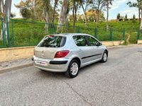 Usado Peugeot 307 110 CV (80 kW) 2004 Gris / plata Berlina