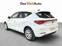 Usado Seat Leon Style 130 CV (95 kW) 2023 Blanco Berlina