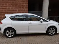 Usado Seat Leon Reference 105 CV (77 kW) 2013 Blanco Berlina