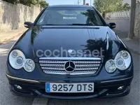 Usado Mercedes C180 143 CV (105 kW) 2005 Gris / plata Berlina
