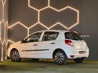 Usado Renault Clio IV Authentique 75 CV (55 kW) 2013 Blanco Berlina