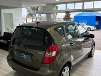 Usado Mercedes A160 82 CV (60 kW) 2010 Beige Utilitario