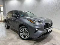 Usado Toyota Highlander Advance 246 CV (180 kW) 2022 Gris / plata SUV
