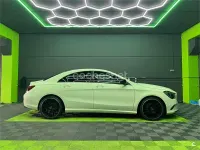 Usado Mercedes CLA180 122 CV (89 kW) 2016 Blanco Coupe
