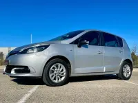 Usado Renault Scénic LIMITED 110 CV (80 kW) 2016 Gris / plata Monovolumen