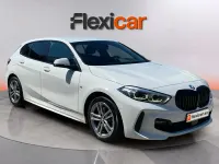 Usado BMW 118 150 CV (110 kW) 2023 Blanco Berlina