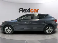 Usado Seat Leon Style 131 CV (96 kW) 2023 Gris Utilitario